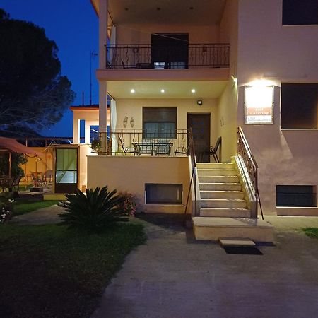 Villa Angela Sikiá Exterior foto