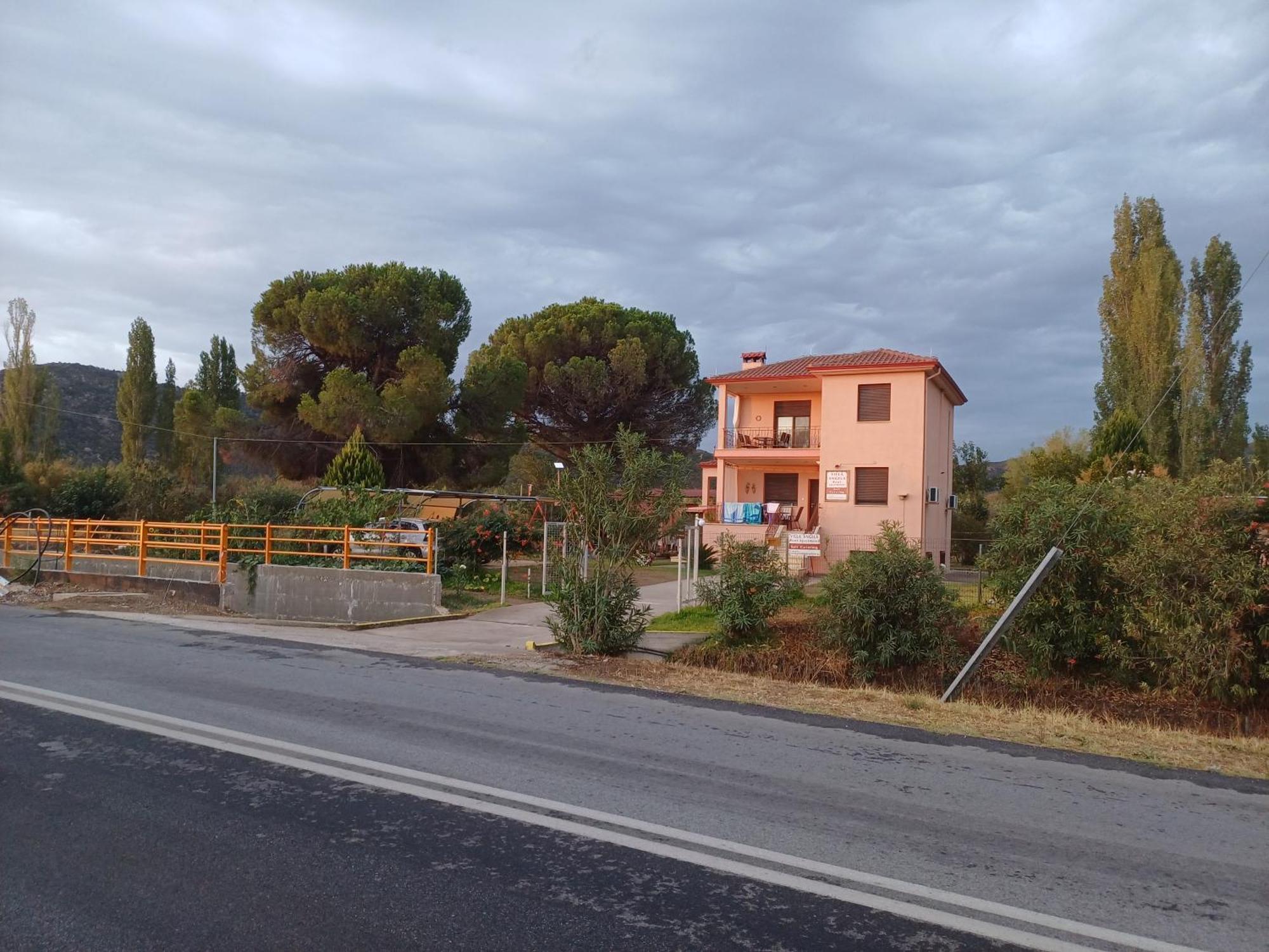 Villa Angela Sikiá Exterior foto